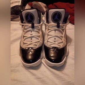 Jordan Men's Black and White and purple Sneakers